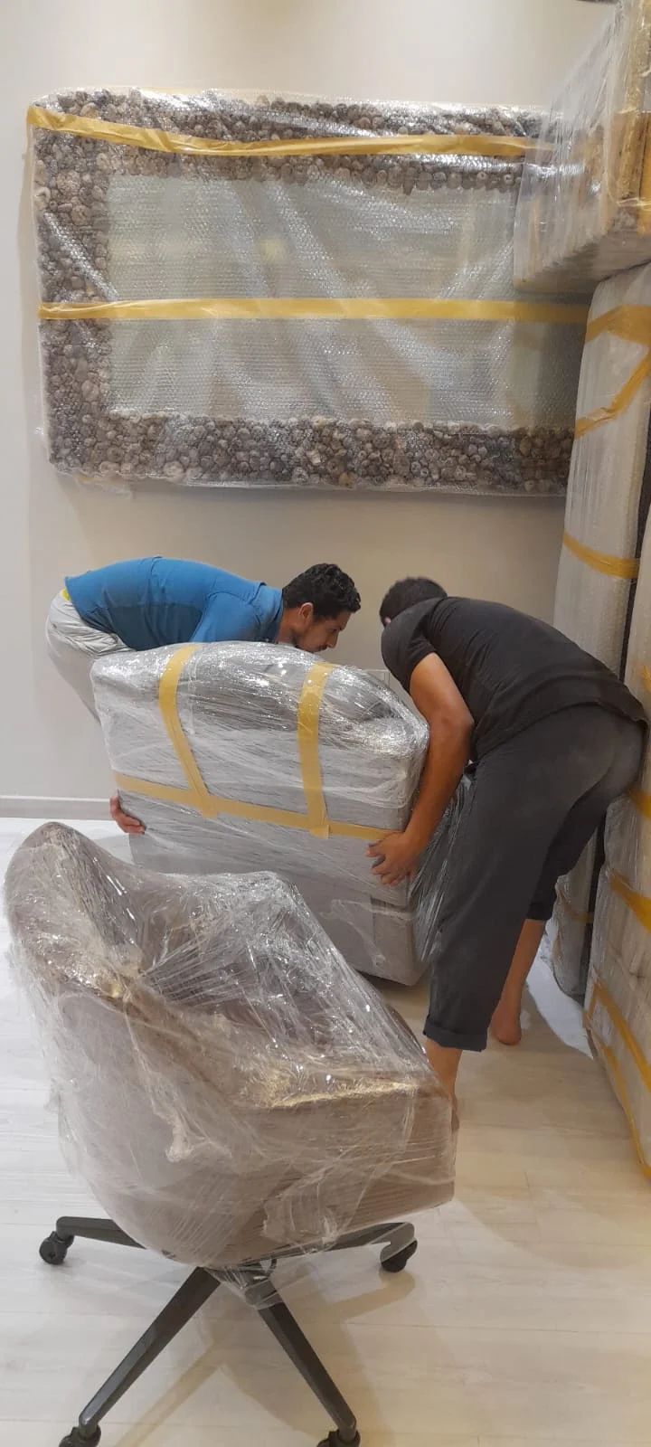 فك وتركيب الأثاث