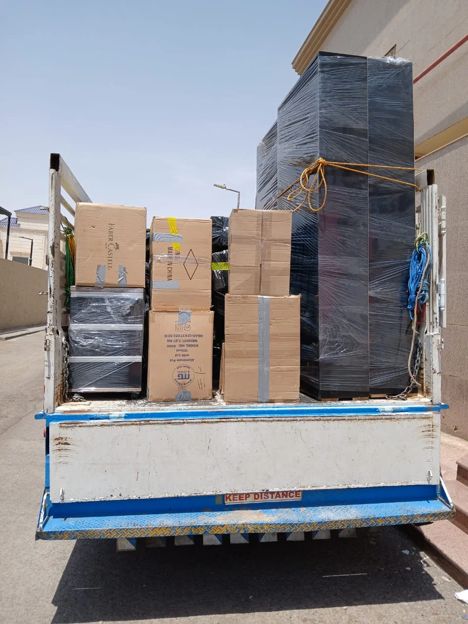 نقل مكاتب وشركات بالرياض